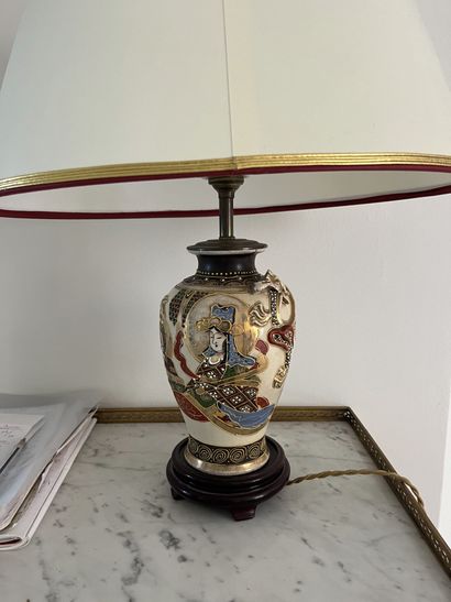 Petite lampe balustre en porcelaine de Satsuma,...