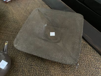 PALIATSARAS
Square dish imitating hammered...