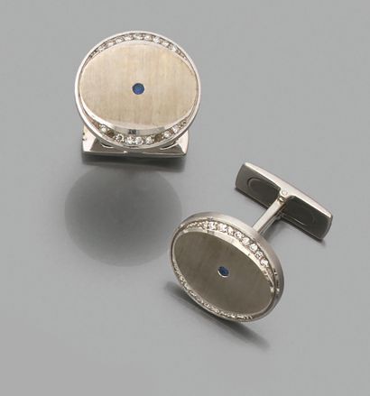 Pair of cufflinks 
in 18K (750) white gold...