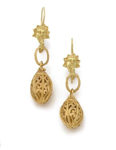 Paire de pendants d'oreilles 
en or 18K (750),...