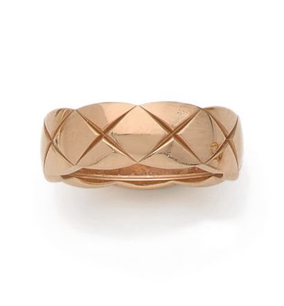 CHANEL
Coco Crush ring in 18K (750) pink...