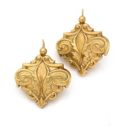 Paire de boucles d'oreilles 
en or 18K (750)...