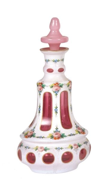 Small perfume bottle in Bohemian crystal....