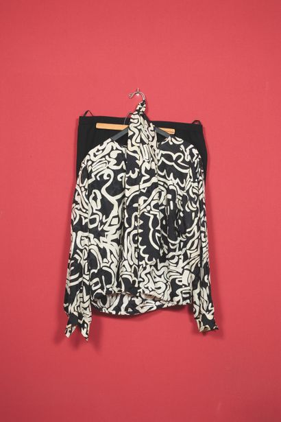 Pierre CARDIN. 
Blouse and lavallière in...