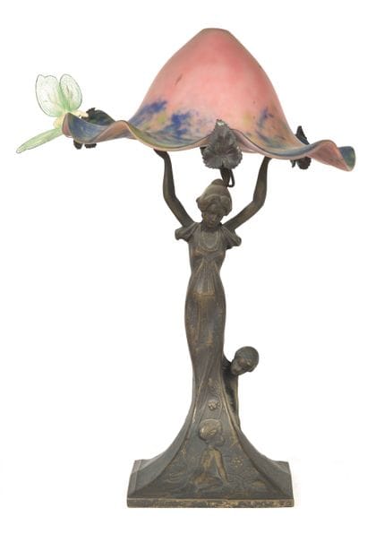 Le Verre Français
Lamp base in the shape...