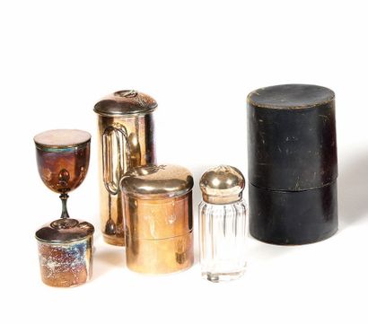 Small travel case in grained leather including:...