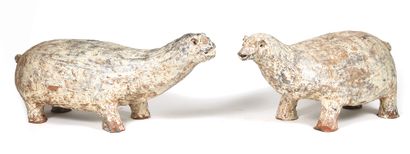 Two fantastic animals in ceruse terracotta.
Modern...