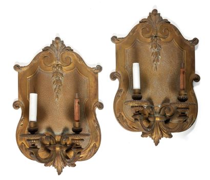 Paire d'appliques
à deux branches de lumières,...