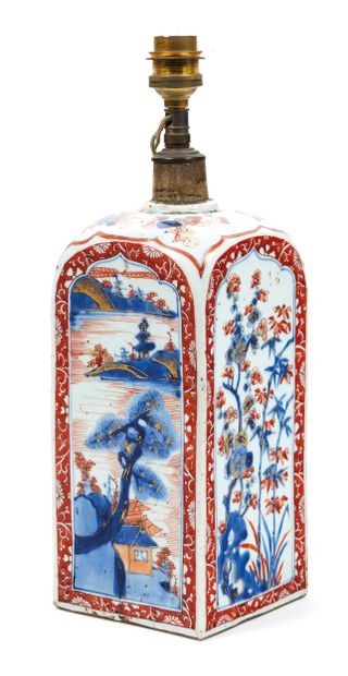CHINA - KANGXI period (1662 - 1722)
Two porcelain...