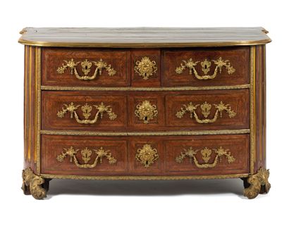 Commode
de forme rectangulaire en placage...