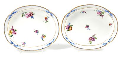 Vincennes
Two oval sugar pot trays with compartments...