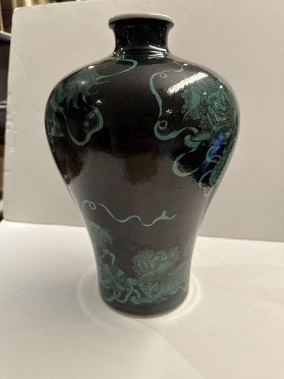 CHINE 
Grand vase en porcelaine de la Famille...