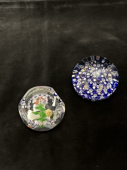 SAINT-LOUIS & BACCARAT
Deux sulfures presse-papiers...