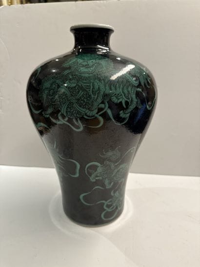 CHINE 
Grand vase en porcelaine de la Famille...