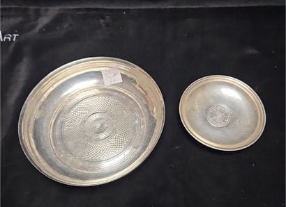 Empire Ottoman
Deux coupelles rondes en argent,...