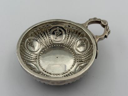 MACON 1784
Silver wine cup, the body chased...