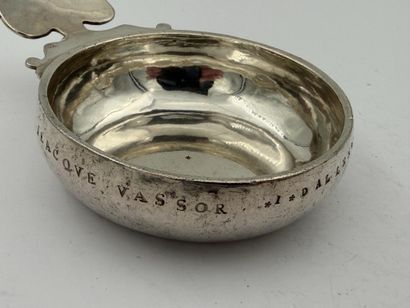 ETAMPES 1725
Silver wine cup, plain body....