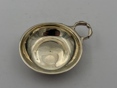 MACON 1766
Silver wine cup, plain body. It...