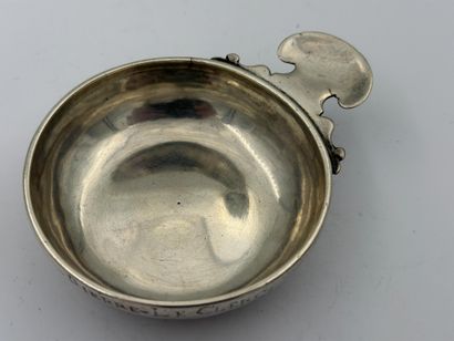 CHATEAU-THIERRY circa 1738
Silver wine cup,...