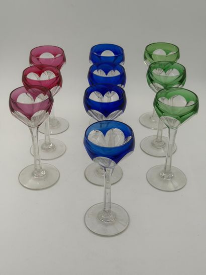 Suite of 10 Rhine cut crystal wine glasses...