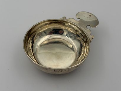 CHÂTEAU-THIERRY circa 1738
Silver wine cup,...