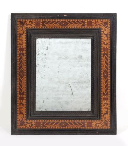 Miroir
de forme rectangulaire à double encadrement,...