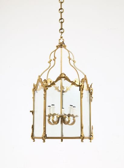 Lanterne 
de forme pentagonale en bronze...
