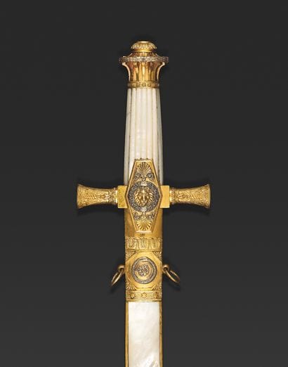 Très beau et élégant glaive de grand uniforme...