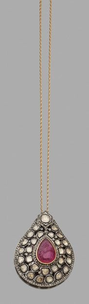 Pendentif 
en forme de goutte en argent et...