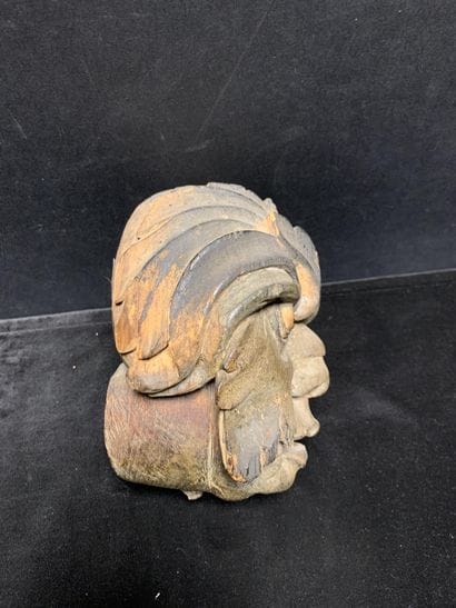 Grotesque feuillu
en bois sculpté et patiné...