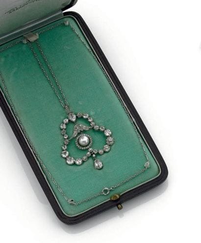 PENDENTIF « BELLE EPOQUE » en platine (950)...