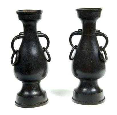 CHINE - Epoque MING (1368 - 1644)

Deux vases...