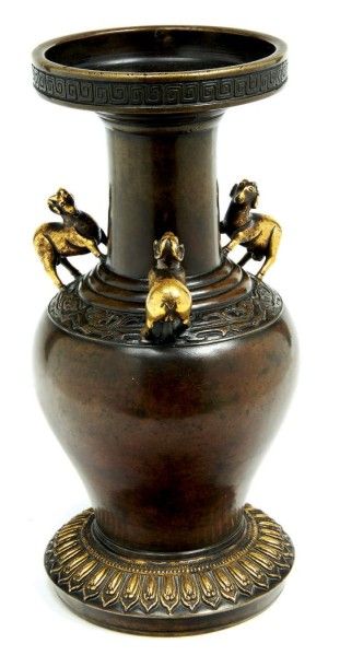 CHINE - XVIIe/XVIIIe siècle

Vase de forme...
