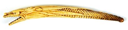 JAPON - XIXE SIÈCLE
Netsuke en os, dragon...
