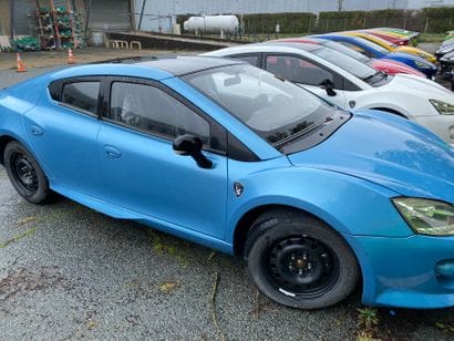 Voiture MPM Bleu en cours de fabrication...