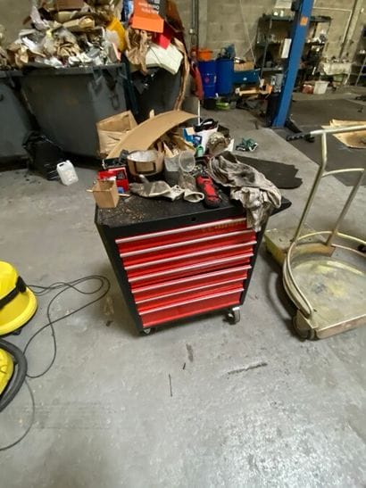 1 servante d'atelier BRICK avec outillage...