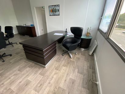 Bureau direction comprenant :

Bureau stratifié...