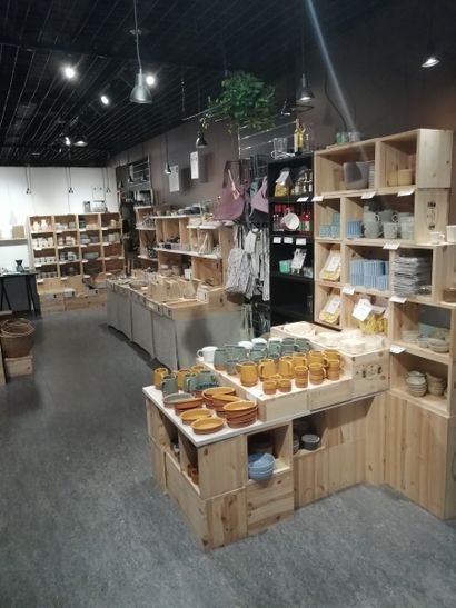 Stock de d'objets décoratifs et utilitaires...