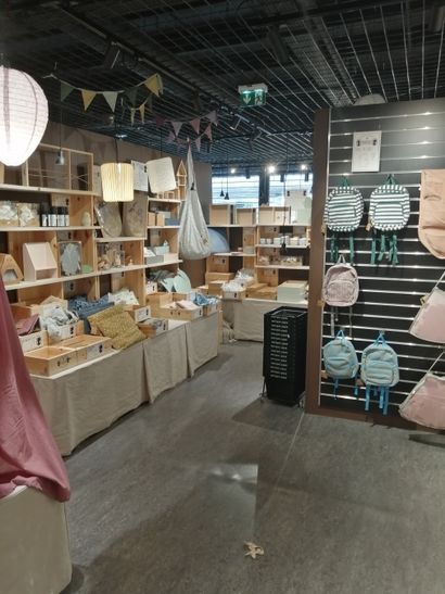 Stock de d'objets décoratifs et utilitaires...