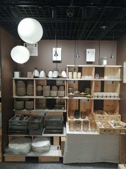 Stock de d'objets décoratifs et utilitaires...