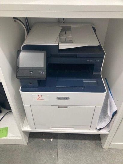 2 systèmes de caisse comprenant : 

- 1 écran...