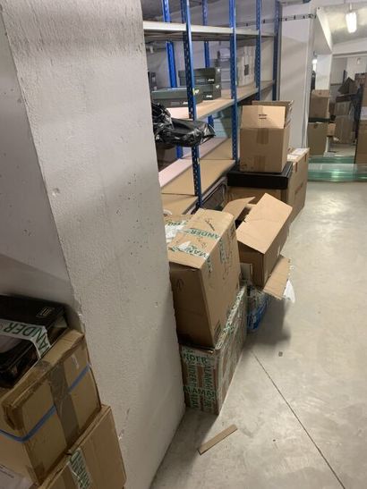 Un ensemble de matériel de caisse provenant...