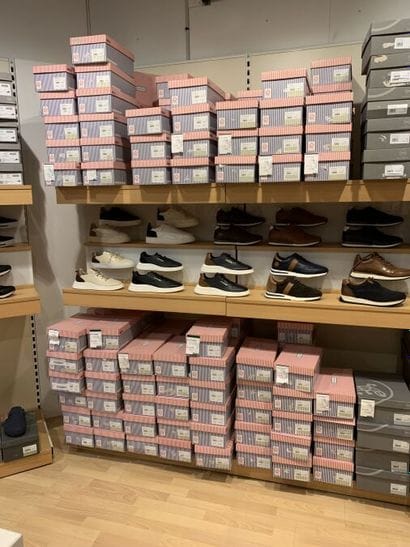 168 paires de baskets Femme de marque ELIO...
