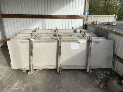 *STOCK comprenant :
- Environ 9 000 tuiles...