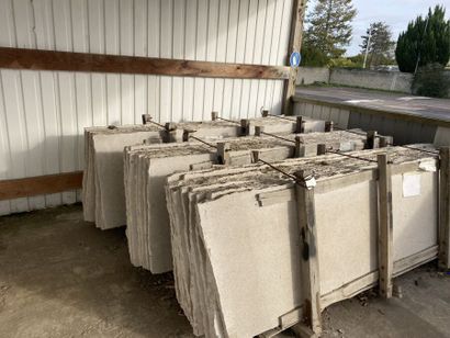 *STOCK comprenant :
- Environ 9 000 tuiles...