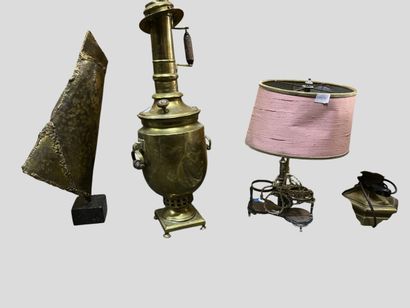 *MANETTE comprenant : pendules, lampes, sculpture...