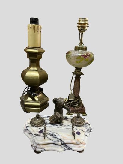 *MANETTE comprenant : pendules, lampes, sculpture...