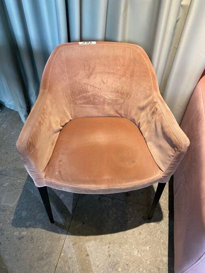 2 Chaises 200 en velours rose. 60x57x79 cm...