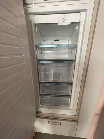 1 armoire congélateur encastrable SIEMENS...