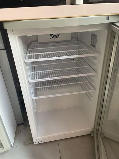 2 réfrigérateurs 1 porte vitrée TEFCOLD (Ref....